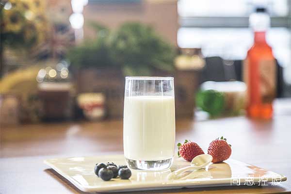 牛奶变成酸奶后营养会发生什么变化