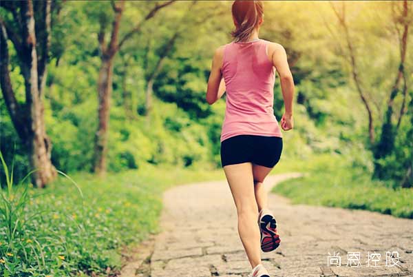 晨跑和夜跑哪个更减肥？