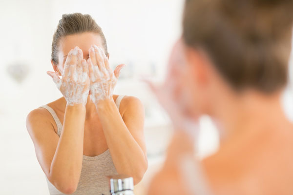 每天洗脸2次